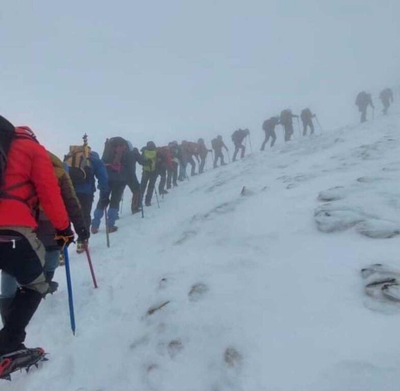 Uludağ 124 dağcıya geçit vermedi