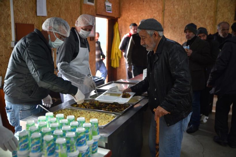Büyükşehir evsizlere kucak açıyor!