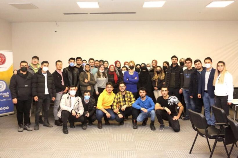 ”Genç zihinler Geleceğe Yön Veren Fikirler”