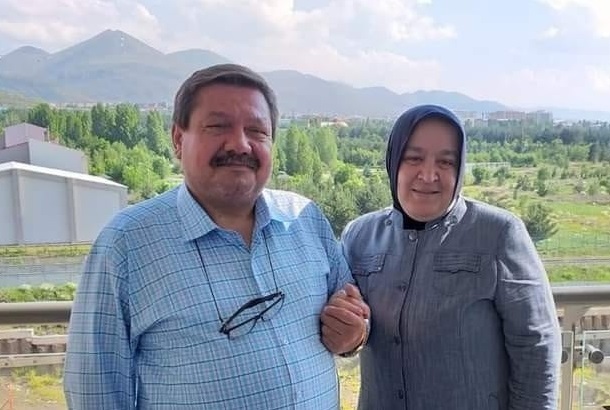 Ölen eşinin yerine muhtar adayı oldu