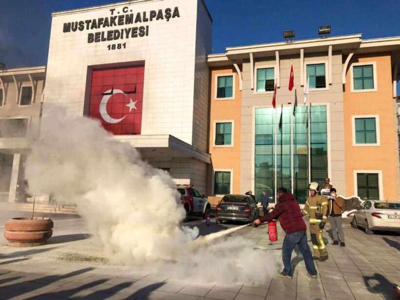 Belediyede nefes kesen yangın tatbikatı