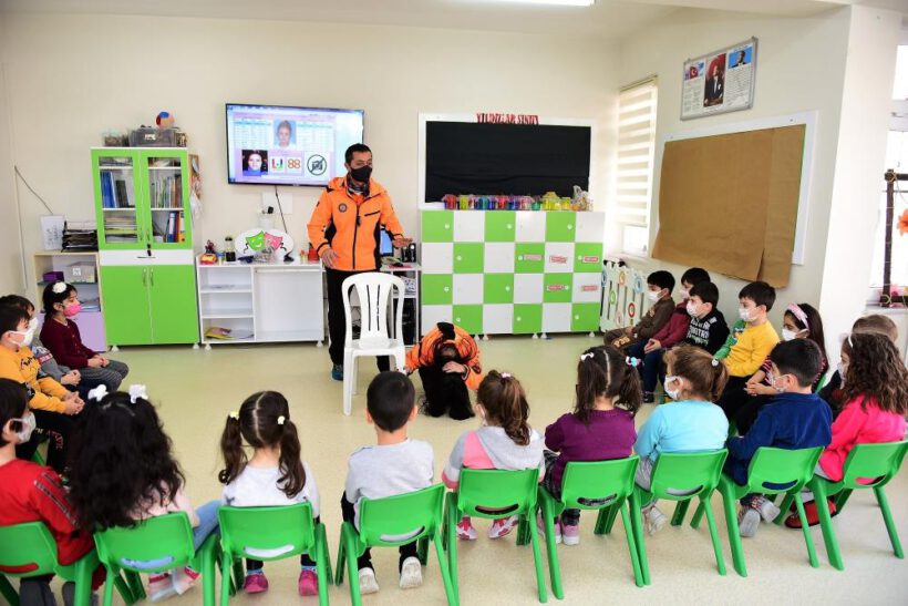 Yıldırımlı miniklere uygulamalı afet eğitimi