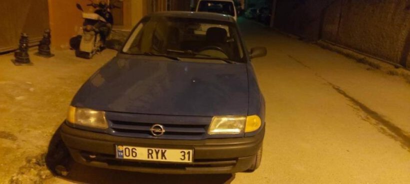 Bursa’da seyir halindeki otomobile kurşun isabet etti