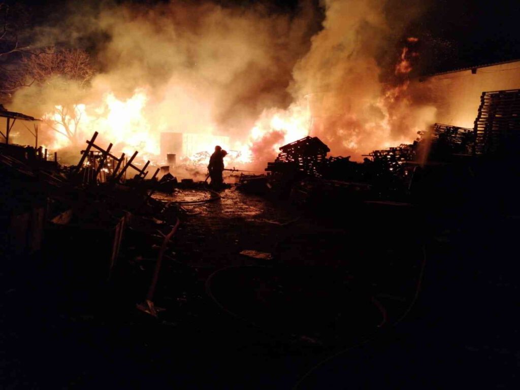 Bursa’da fabrikada korkutan yangın