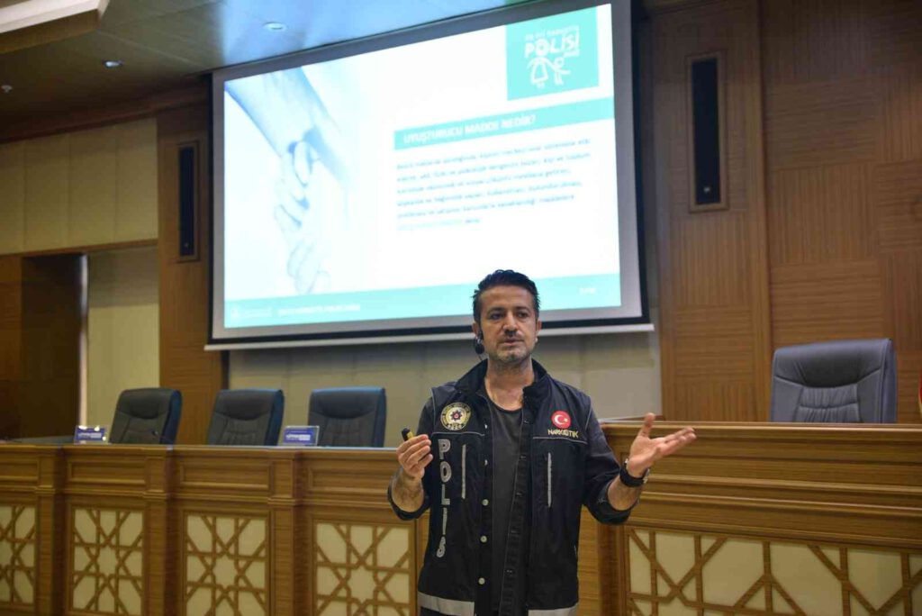 Büyükşehir’de uyuşturucu ile mücadele eğitimi