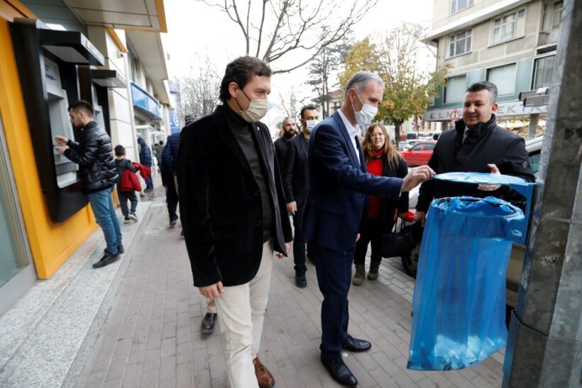 İnegöl, temassız çöp kovalarıyla donatılıyor