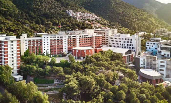 İzmir Ekonomi Üniversitesi 22 Öğretim Üyesi alacak