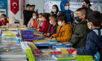 Bursa Kitap Fuarı’na yoğun ilgi sürüyor