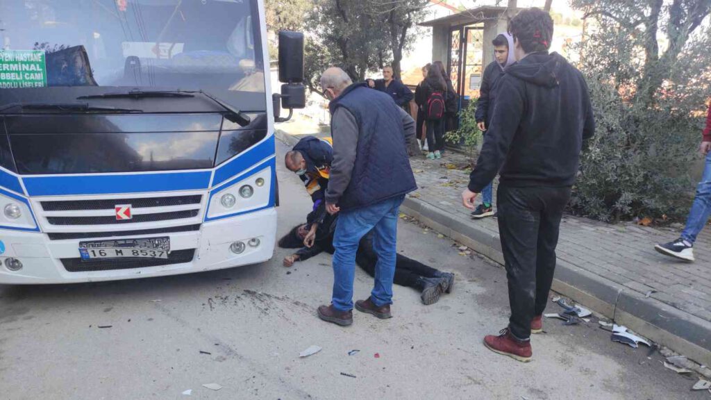 Motosikletli gençler ölümden döndü