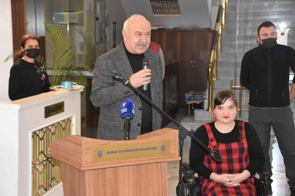 Özel ressamlardan anlamlı sergi