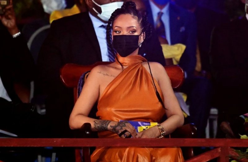 Rihanna ‘Ulusal Kahraman’ ilan edildi