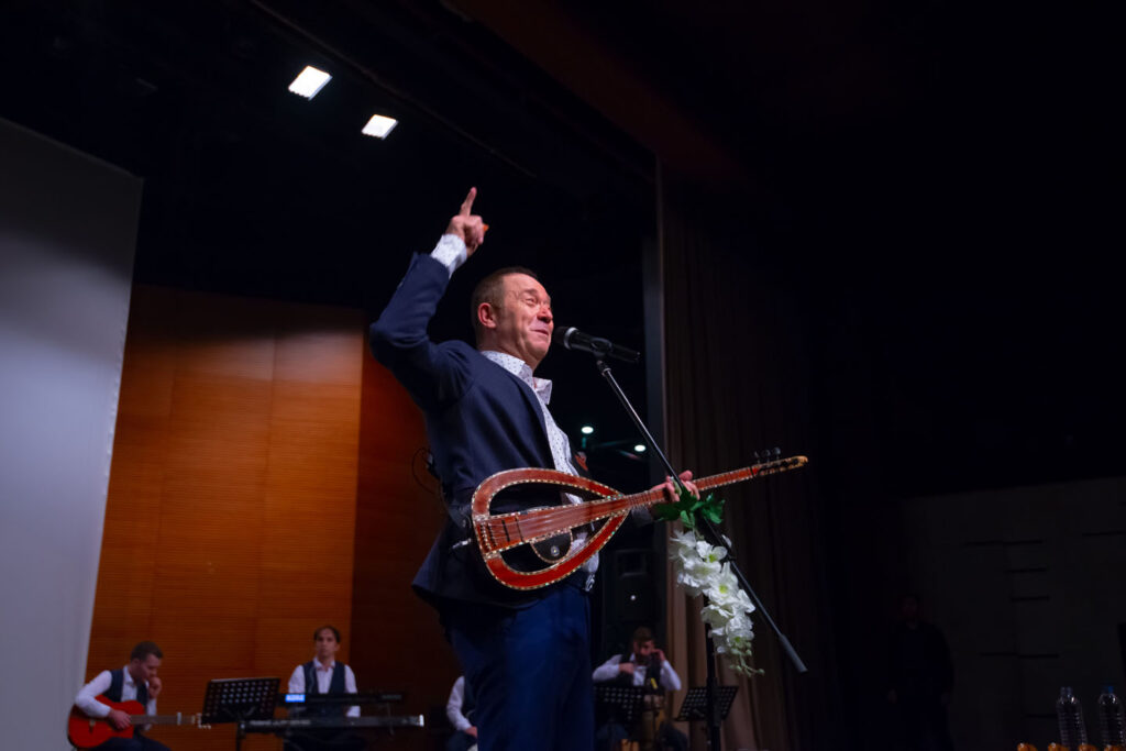 Sümer Ezgü, türkü buluşmasının konuğu oldu