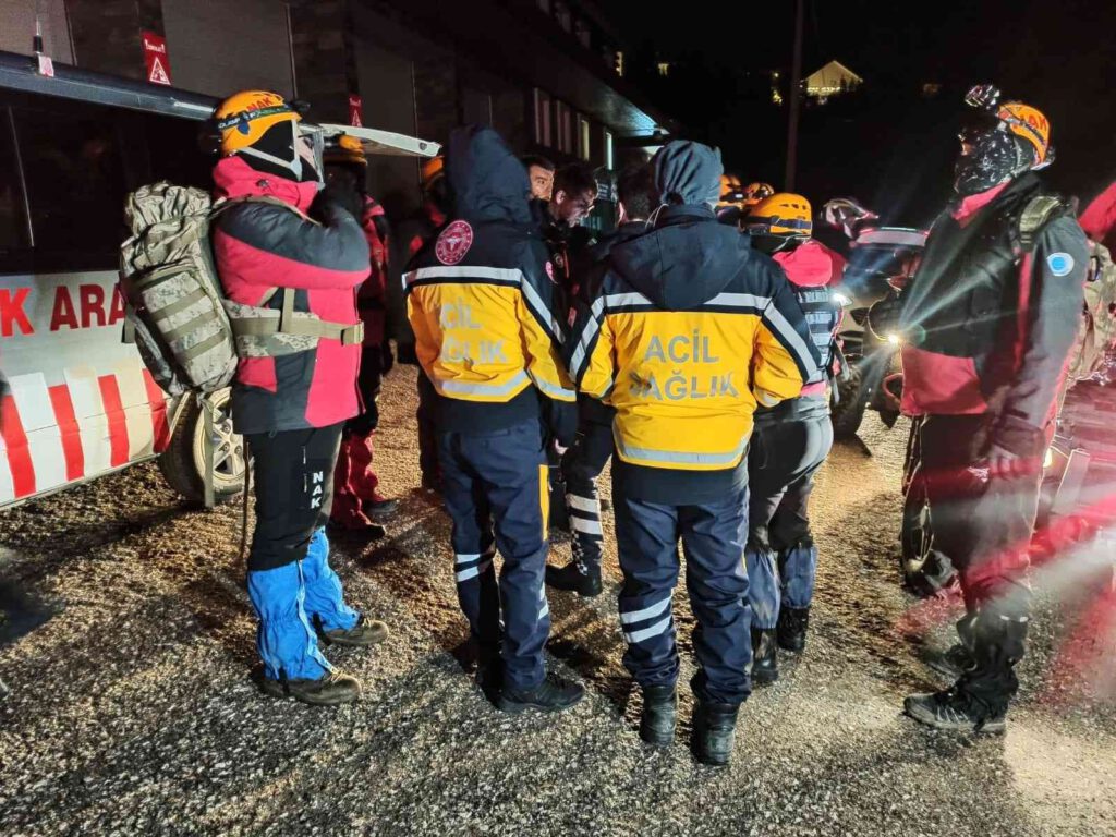 Uludağ’da mahsur kalan dağcılara ulaşıldı