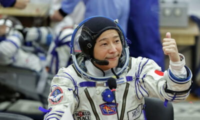 Japon milyarder, 12 günlük uzay yolculuğunu tamamladı