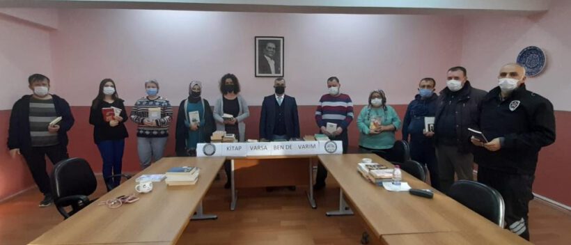 Kitap varsa ben de varım