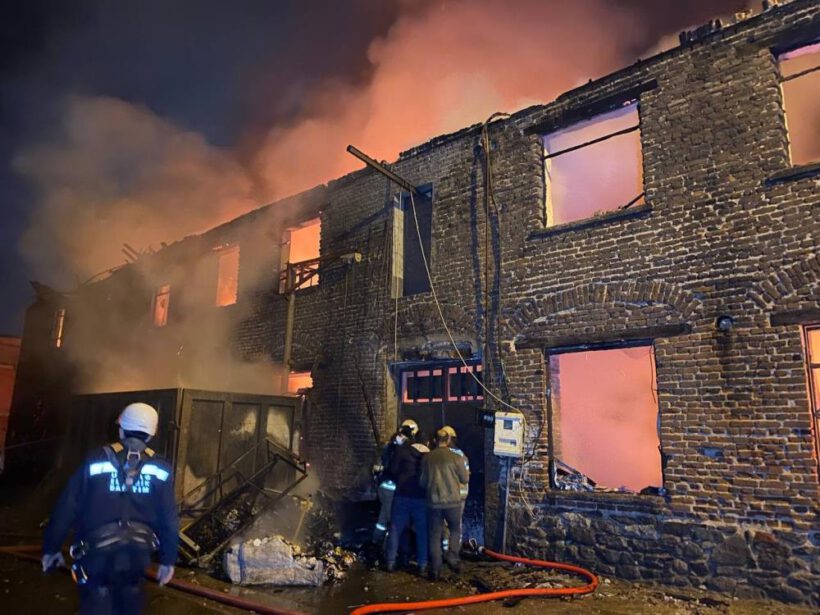 Mobilya atölyesi ateş topuna döndü