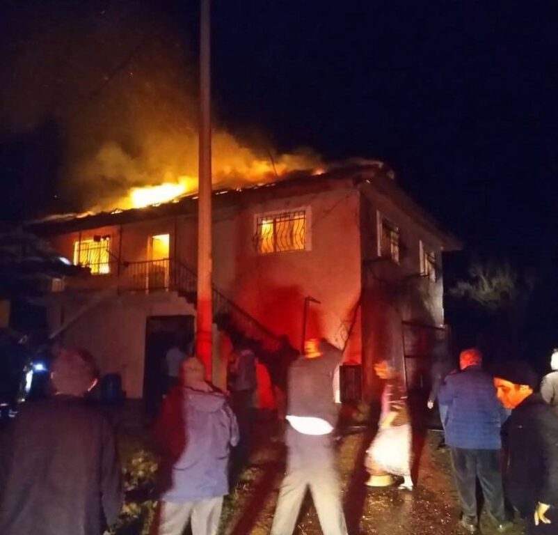 Yangına uykuda yakalandılar