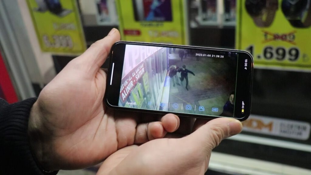 Yaralı genç son darbeyi yardım beklerken aldı