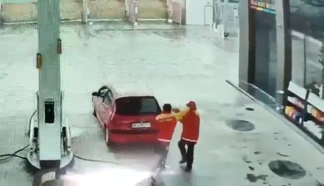 Bursa’da pompacılar böyle kavga etti!