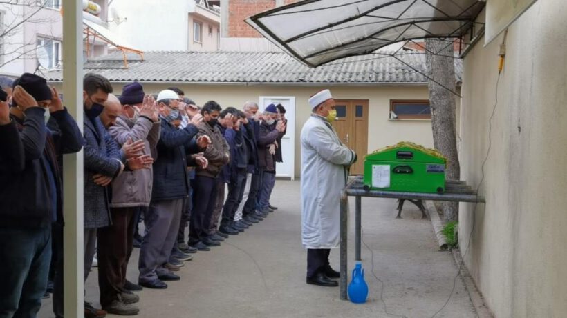 Minik Ömer son yolculuğuna uğurlandı