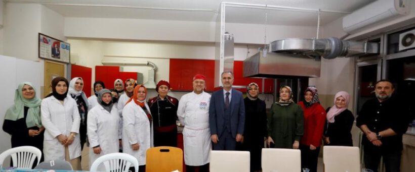 Aşçılık kursiyerlerin misafiri Başkan Taban oldu