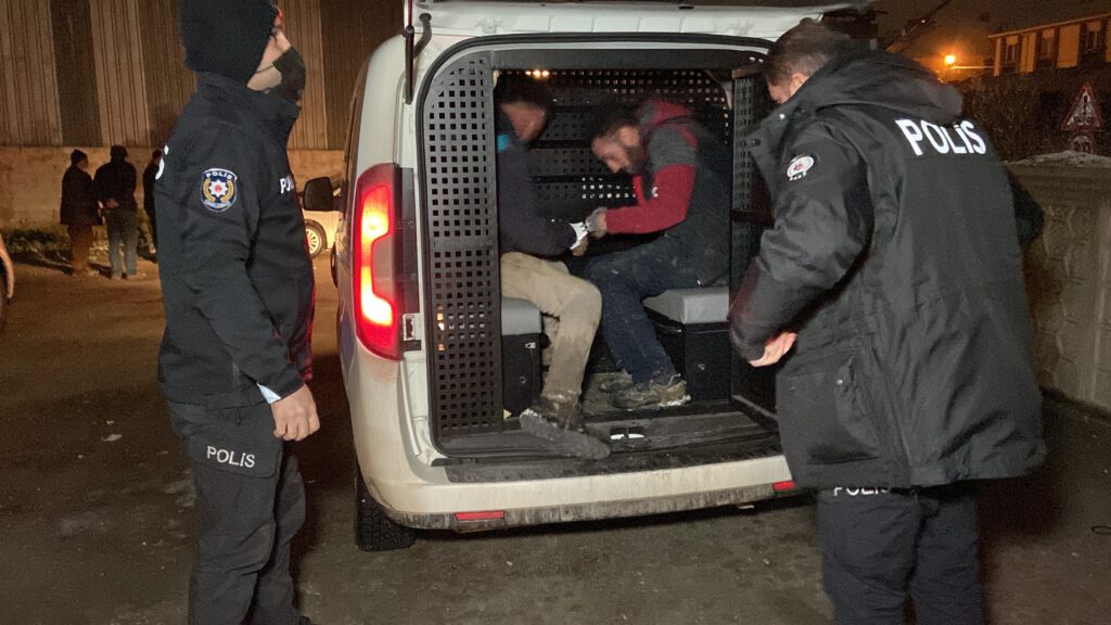 Bursa’da demir hırsızından şok eden savunma