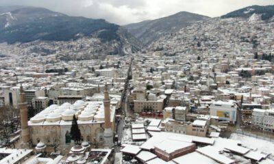 Bursa gelinliğini üstüne giydi!