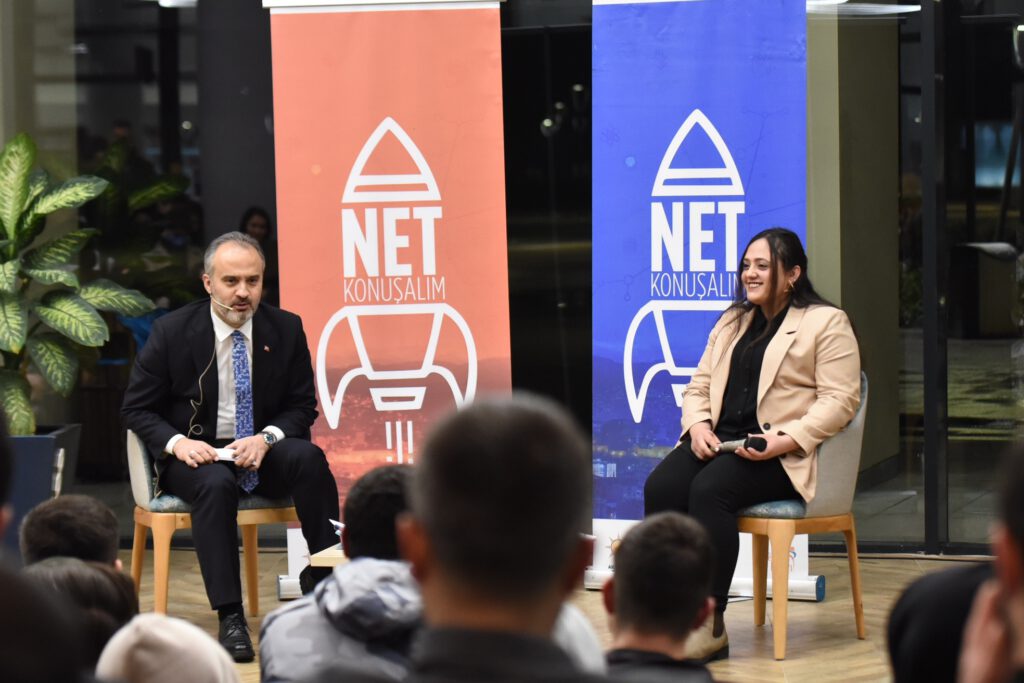 Aktaş’tan gençlere: “Radarlarınız açık olsun”