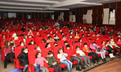 Tatilde öğrenciler Karagöz’le eğlendi