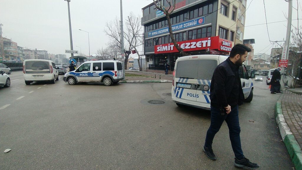 El salladı kalbinden bıçaklandı!