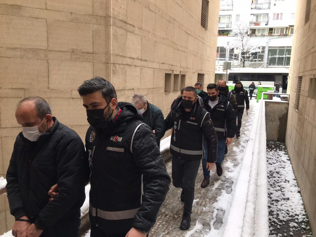 Bursa merkezli 13 ilde change operasyonu: 11 tutuklu