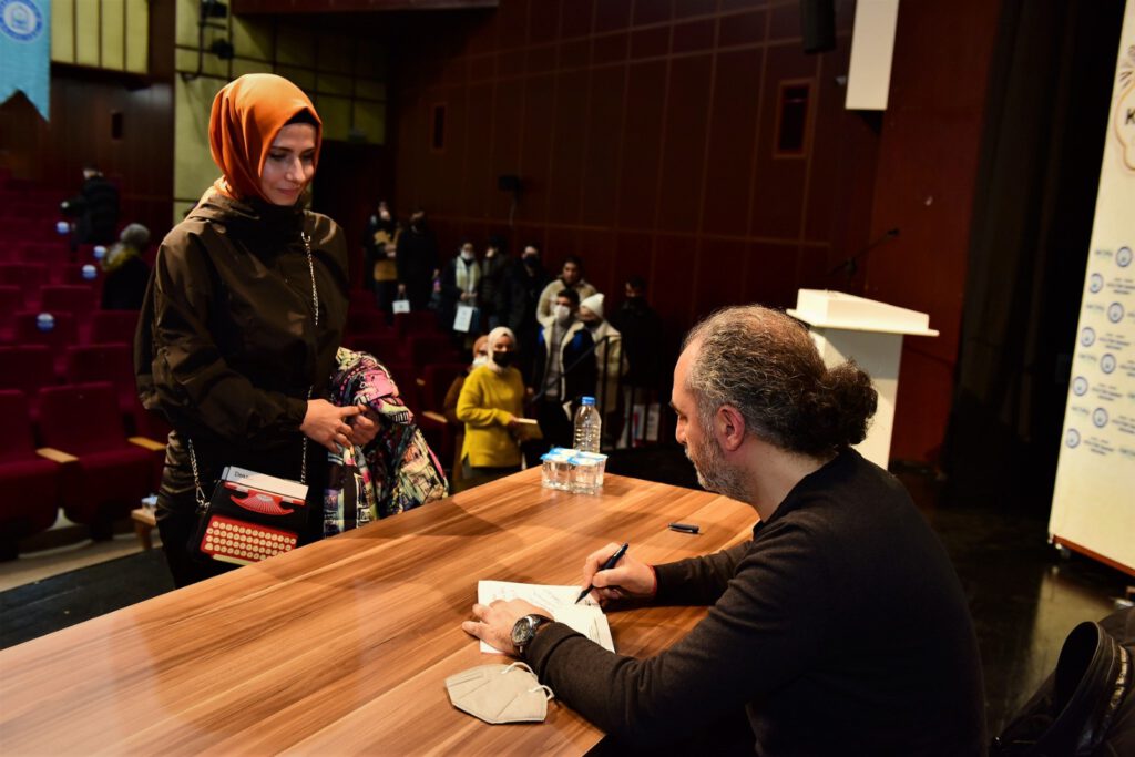 Yıldırımlı kitapseverler Tarık Tufan ile buluştu