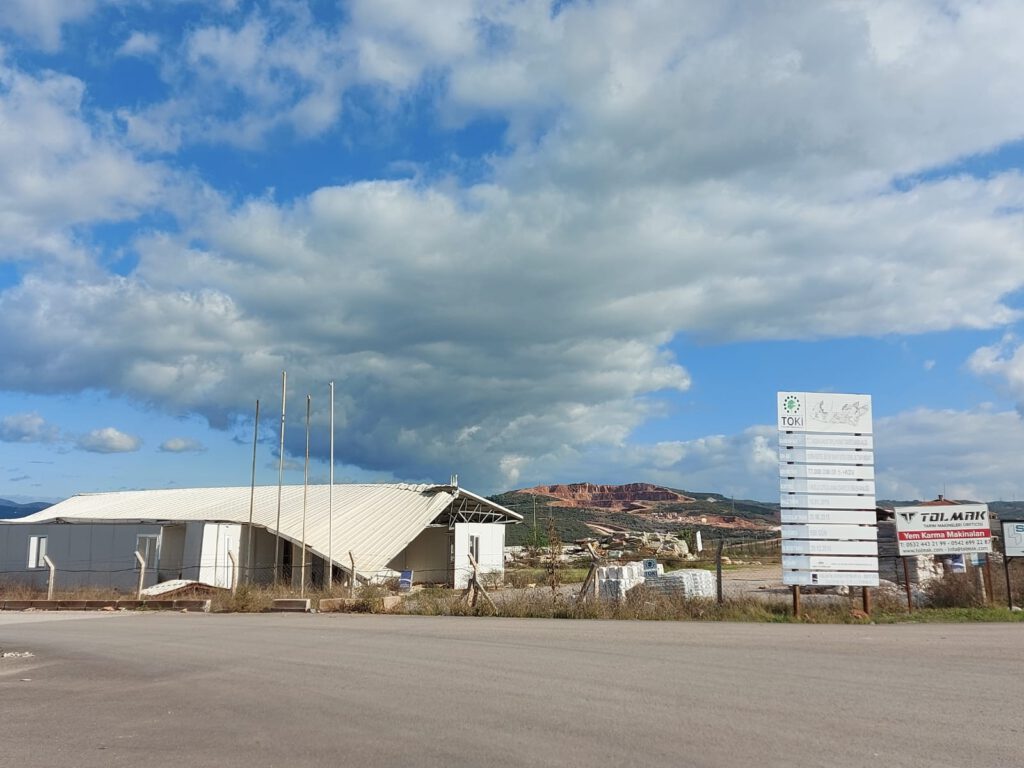 Akdoğan: “Tak, sanayi sitesi ile ilgili esnafa ve kamuoyuna hesap vermelidir”