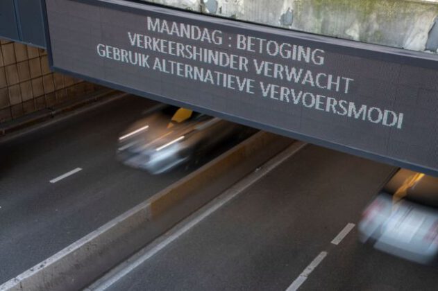 Yüzlerce araç Paris’ten Brüksel’e protesto için hareket ediyor!