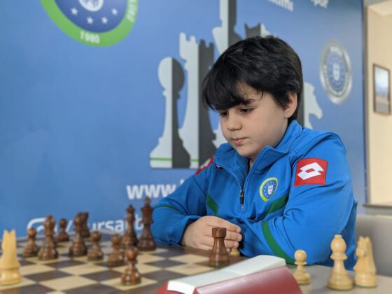 Bu çocuk başarıya doymuyor!