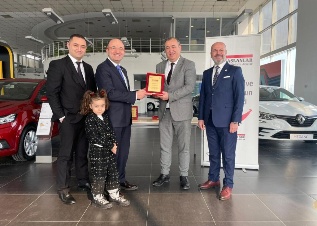 Başarılı personel ödüllendirildi