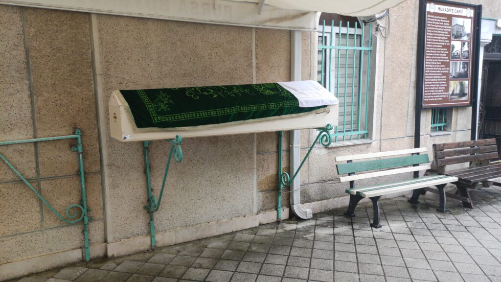 Annesi kaçarak kurtulmuş!