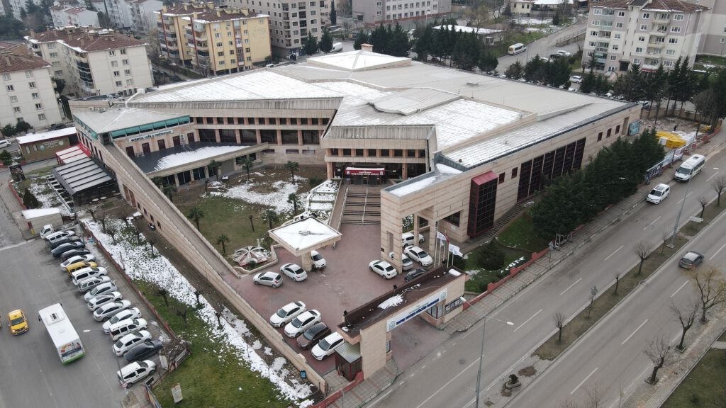 Barış Manço Kültür Merkezi’nin üstü modern kütüphane oluyor