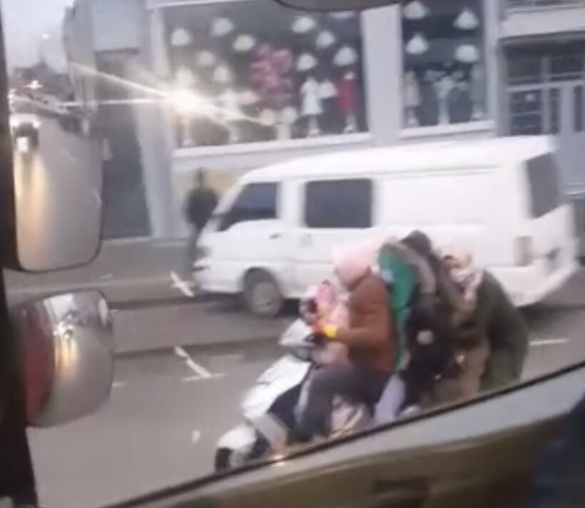Bursa’da bebekle birlikte motosiklete 5 kişi bindi!