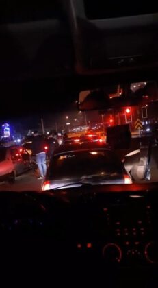 Bursa’da yolu trafiğe kapatıp eğlendiler