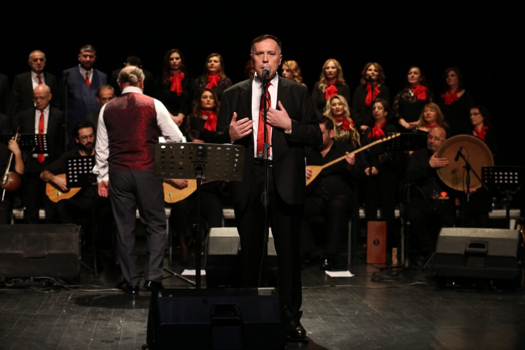 Nilüfer THM Korosu sevenleriyle kavuştu