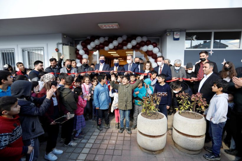 İnegöl’ün 3. nöbetçi kütüphanesi açıldı