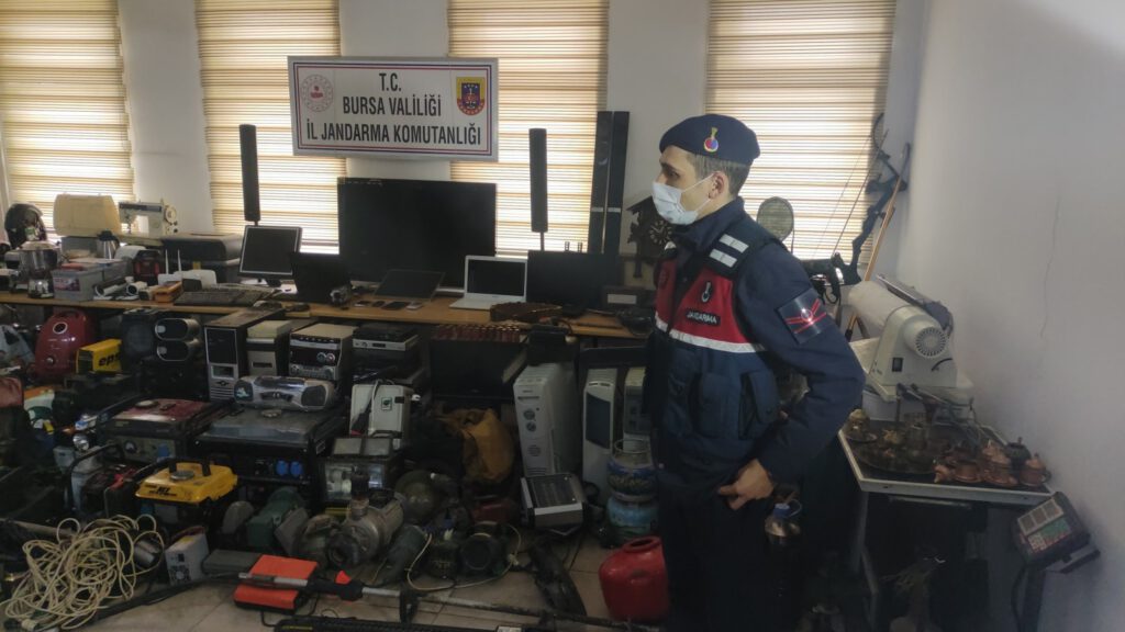 Bursa’da hırsızlık şebekesinin 5 zanlısı tutuklandı