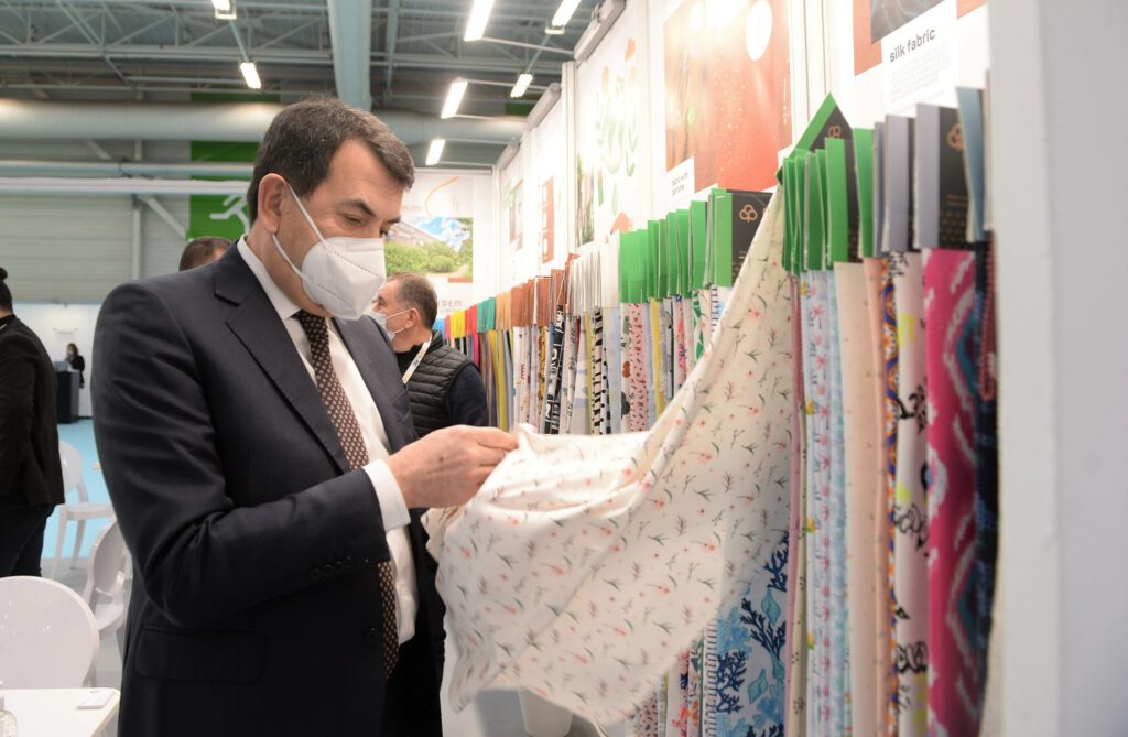 Bursa Tekstili Paris’te
