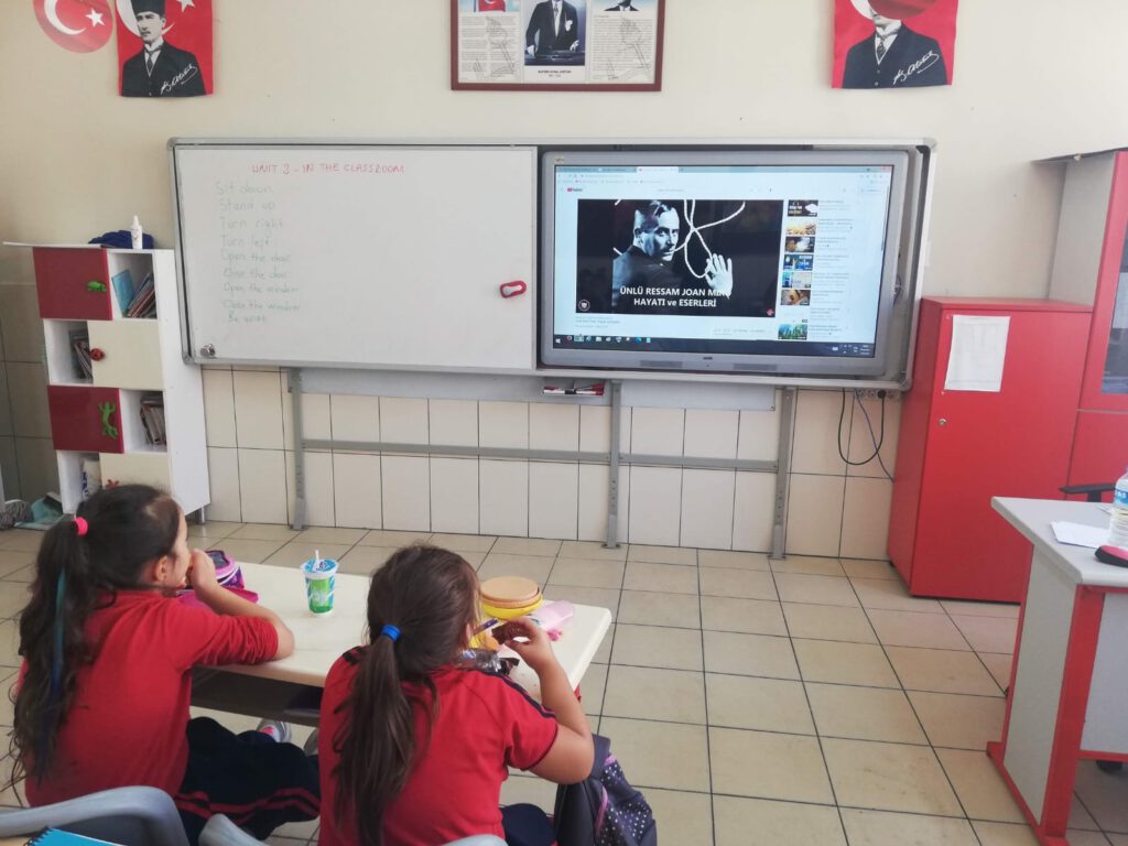 Bursalı minikler ‘duygu sanatıyla’ sınırları aştı