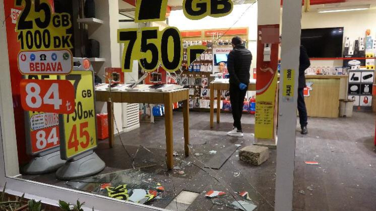 Bursa’da 14 saniyede 100 bin TL’lik hırsızlık kamerada!