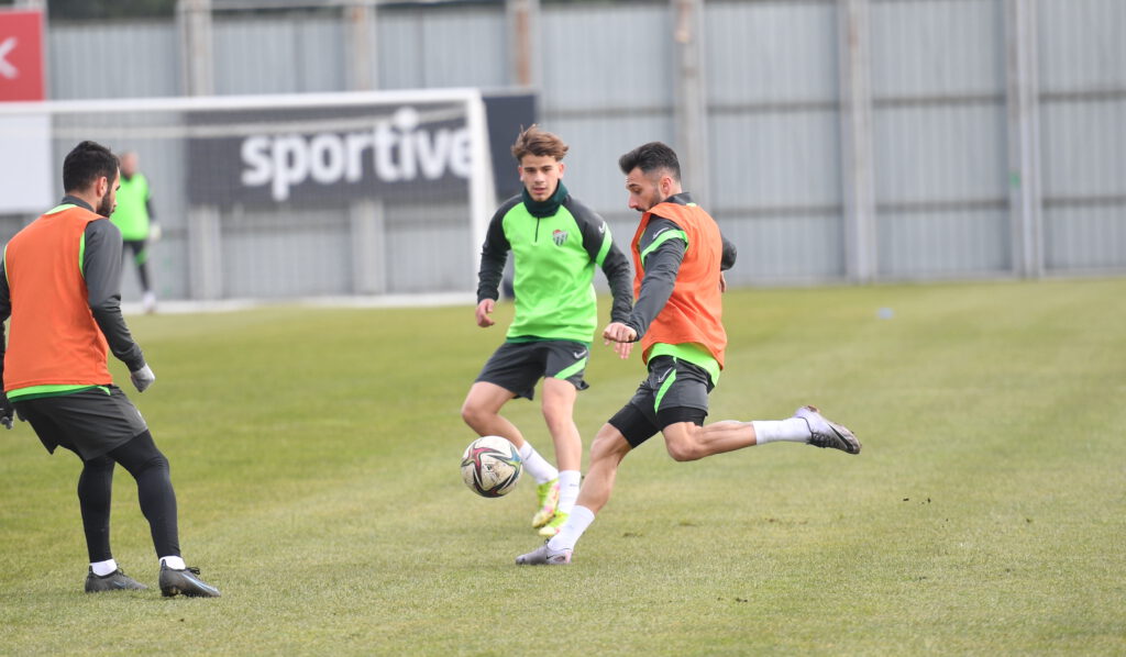 Bursaspor’da Tuzlaspor maçı hazırlıkları sürüyor