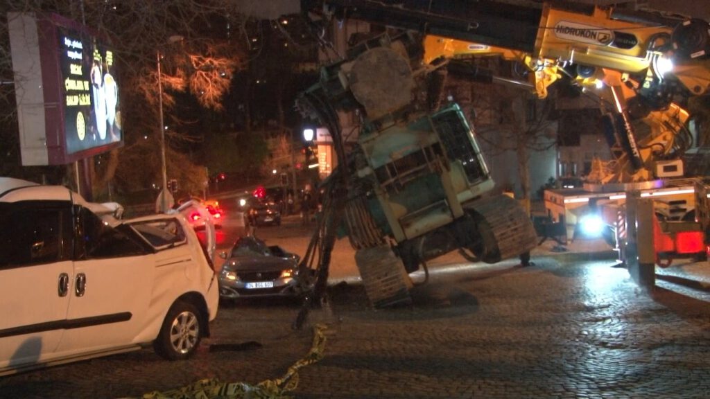 Vincin araçların üzerinde devrildiği anlar kamerada