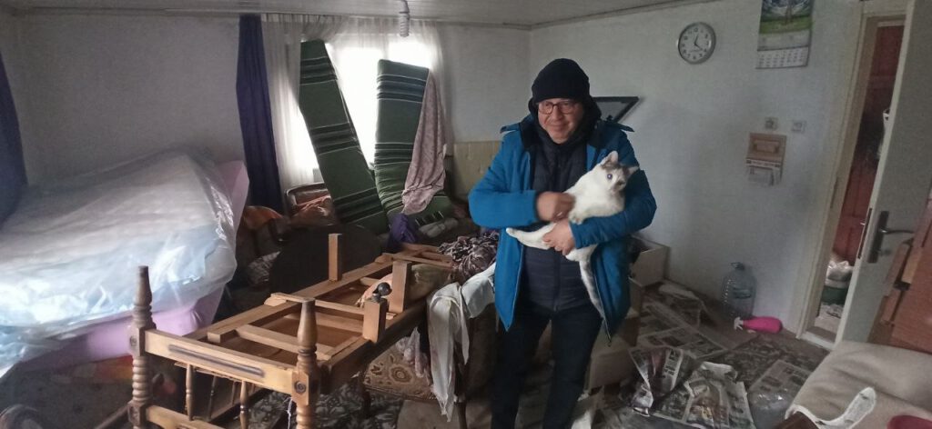 Bursa’da hırsızlar bu evi mesken etti