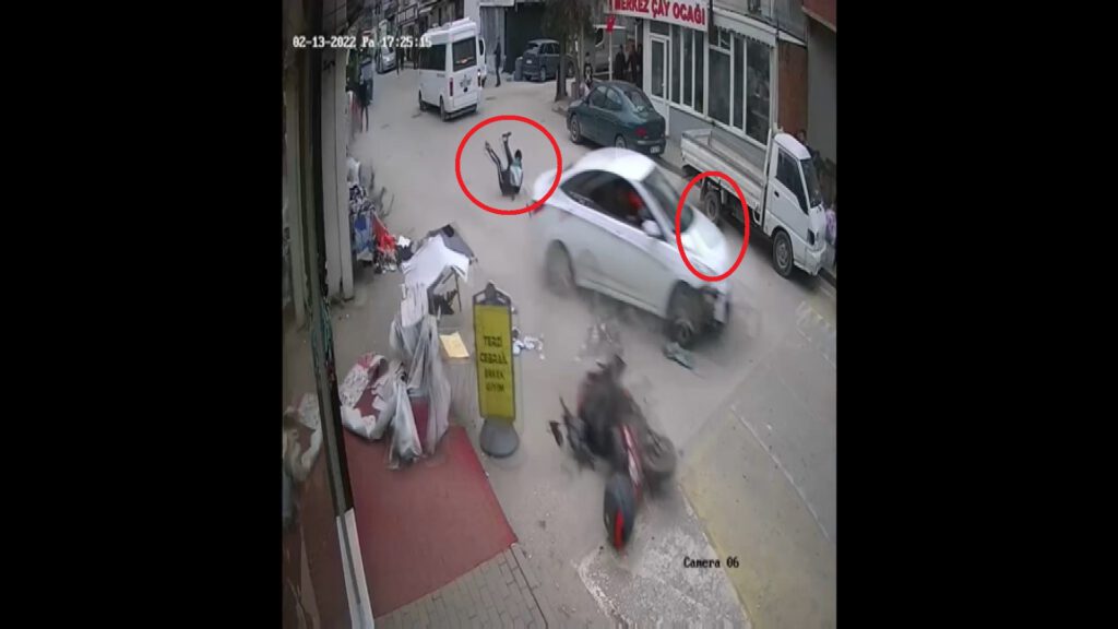 Bursa’da acemi sürücü yayaları ezdi: 4 yaralı